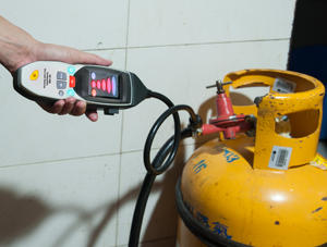 CEM GD-3308 16-дюймовый детектор утечки горючего газа с видимым звуком и вибрационной сигнализацией 10000ppm, Газоанализаторы - Product Image 6