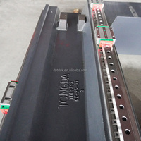 Centre d'usinage vertical CNC économique et pratique pour la fabrication de meubles, machine de fraisage 3 axes