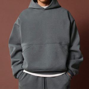 Conjunto de 2 Piezas de Sudadera Holgada Personalizada con Logotipo Bordado, Color Gris Oscuro, Sudadera con Capucha y Bolsillo Tipo Canguro, Pantalones Deportivos con Entrepierna Baja - Product Image 3