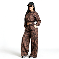 Ensemble cargo streetwear pour femme avec logo personnalisé, haut à manches longues à fermeture éclair et col à revers, pantalon cargo multi-poches avec cordon de serrage, tenue tendance en 2 pièces