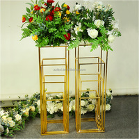 Colonne florale décorative moderne de luxe en métal doré pour mariage, compatible avec les fleurs artificielles, pour cérémonie, allée, centre de table et fête