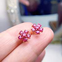 925 Silber Natürliche Rubin-Ohrringe mit Wunderschönem und Funkelndem Blumendesign, Direktverkauf ab Werk