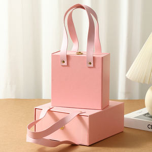 Boîte cadeau à tiroir en carton avec lamination mate et gaufrage, avec poignée, pour crème pour le visage, vernis à ongles, huile - Product Image 4