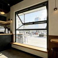 Portes et fenêtres pliantes tendance au design distinctif, gain de place, idéales pour les cafés et les salons de thé.