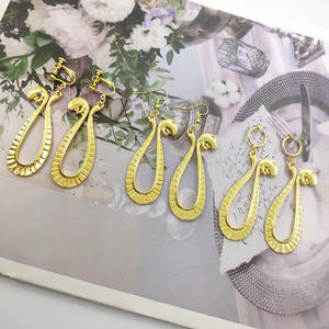 3 Designs Boa Hancock Schlangen anhänger im gleichen Stil Cosplay Schmuck Legierung Ohr haken Ohrring Cartoon Anime Ohrclip Ohrringe - Product Image 1