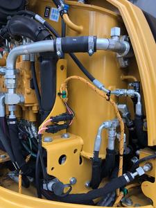 Motor principal nuevo para excavadora hidráulica de cadenas CAT 303E, en buen estado, ideal para construcción, agricultura y excavación. - Product Image 5