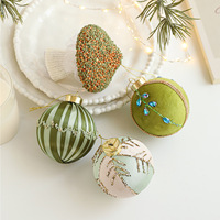 Ornements de Noël irréguliers de 8 cm, boules en mousse floquées en forme de champignons et rayées, pendentifs suspendus, décoration d'arbre sur le thème de la forêt