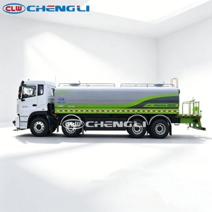 Camión Cisterna de Agua CLW 8x4 de Alta Resistencia, Tanque de Gran Capacidad, para Riego de Carreteras y Supresión de Polvo, en Venta - Product Image 4