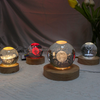 Base lumineuse LED USB en bois personnalisée en gros, forme de cercle illusion, support de sphère en cristal pour chambre à coucher