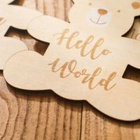 Annonce de naissance : Bonjour le monde – Ensemble de disques muraux en bois peints en forme d'ours pour bébé, cadeau pour les étapes importantes