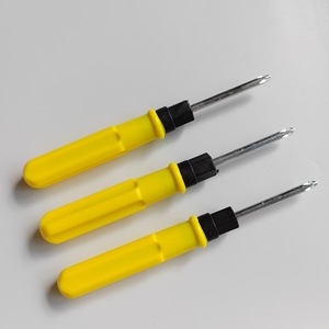 Destornillador de Doble Uso, Amarillo, de 3 y 4 Pulgadas, Cabeza Phillips, Hoja de Acero al Carbono, Recubrimiento de Zinc, para Reparaciones Generales - Product Image 2