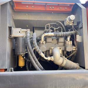 Excavatrice sur chenilles Hitachi ZX200 d'occasion certifiée CE, 20 tonnes, faible nombre d'heures de fonctionnement, avec moteur Isuzu, godet de 1 m, pompe et roulement. - Product Image 6