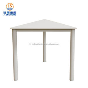 Mobilier <span class=keywords><strong>de</strong></span> <span class=keywords><strong>classe</strong></span> moderne JS Bureau d'école en forme <span class=keywords><strong>de</strong></span> triangle pour étudiants en métal durable - Product Image 3