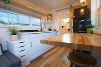Maisons préfabriquées compactes abordables, maisons modifiées à partir de conteneurs maritimes pour des escapades de vacances, des bureaux, des immeubles et des appartements