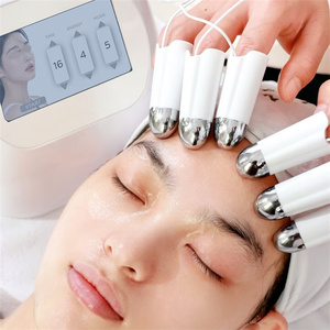 Máy làm đẹp chăm sóc sức khỏe nâng cơ mặt và săn chắc da bằng kim cương vàng vi dòng điện G <span class=keywords><strong>New</strong></span> <span class=keywords><strong>Microcurrent</strong></span> - Product Image 1