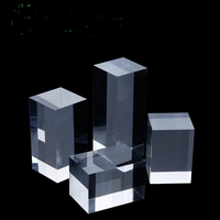 Blocs en acrylique transparent personnalisés cubes d'affichage solides de différentes tailles personnalisés bloc de plexiglas pour bijoux et affichage de vitrine de bague