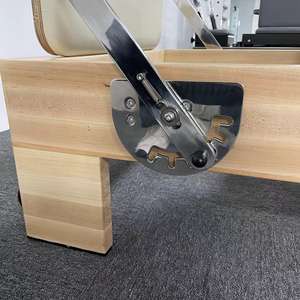 Lit de Pilates Reformer en bois d'érable pour studio, usage domestique ou commercial, logo et couleur personnalisables - Product Image 3