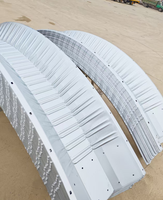 Bâtiment d'entrepôt léger en acier cintré, conforme aux normes ASTM pour les applications de ponts en structure acier, à faible coût