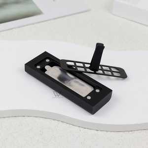 Clip d'aromathérapie mince pour grille d'aération de voiture, désodorisant de voiture à cœur de parfum remplaçable, clip de parfum automobile facile à installer pour tous les modèles de voitures - Product Image 5