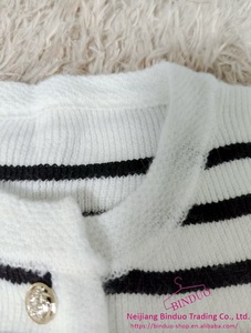 Red and White Contrast Striped Soft Waxy Knitted <strong>Top</strong> Women's Autumn New Sweet Age-reducing Short Sweater Cardigan - Product Image 5