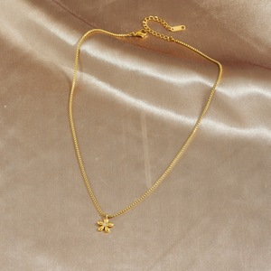 Floral Pendant Necklace Gold Plated Stainless Steel Daily Wear Clavicle Chain Minimalist Design - Product Image 3