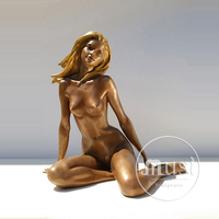 Sculpture de fille nue à cheveux courts en bronze pour la décoration paysagère de jardin extérieur