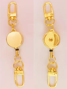 Porte-clés porte-badge rétractable en métal avec logo personnalisé pour les infirmières et autres professionnels Accessoire de qualité supérieure - Product Image 5