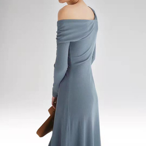 <span class=keywords><strong>Abito</strong></span> da donna di alta qualità, casual, con inserti irregolari e arricciature, personalizzato, elegante, a spalle scoperte, <span class=keywords><strong>in</strong></span> <span class=keywords><strong>maglia</strong></span>, sfumato e <span class=keywords><strong>plissettato</strong></span> - Product Image 2