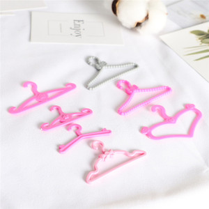 Accessoires pour maison de poupée : mini-cintres de poche miniatures de style européen pour modèles Bjd, simulant des scènes de la vie réelle - Product Image 3