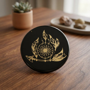 Plato de Carga Redondo de Ágata Negra Hecho a Mano con Nudo Celta Grabado, Arte Folclórico, Decoración del Hogar - Product Image 5