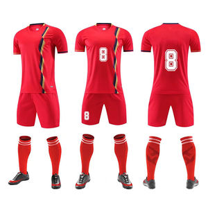 Prix d'usine Vêtements de football Dernier design avec logo personnalisé Prix compétitif et uniformes personnalisés - Product Image 4