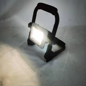 Lampe de travail LED pliable portable 10W, projecteur rechargeable d'urgence pour le camping en plein air - Product Image 3