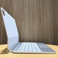 Casing Keyboard Nirkabel RGB Aluminium Alloy 64 Tombol dengan Kontak Magnetik Handal Baru untuk iPad Pro 11/13 M4 M5