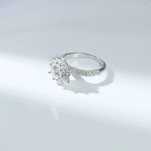 <span class=keywords><strong>Bague</strong></span> en moissanite Argent 925 Flocon de neige 1 Carat Huit Cœurs Huit Flèches Ins Net Red Mode <span class=keywords><strong>Bague</strong></span> en moissanite Vente chaude - Product Image 5