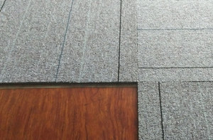 พรมแผ่นหนาเคลือบ PVC กันน้ำ ทนไฟ เป็นมิตรกับสิ่งแวดล้อม ผลิตจากไนลอนแบบวงแหวน  สามารถกำหนดสีและขนาดได้ เหมาะสำหรับสำนักงานและห้องนั่งเล่น - Product Image 3