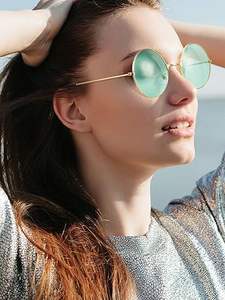 60s 70s Hippie Retro Circle <span class=keywords><strong>Gafas</strong></span> de sol Retro <span class=keywords><strong>Gafas</strong></span> redondas lentes tintadas Paquete Vintage Hipster <span class=keywords><strong>Gafas</strong></span> pequeñas para regalos de fiesta - Product Image 2