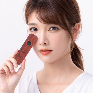 Kazoo en bois, instrument de musique avec gravure d'oiseau, pour une utilisation portable - Product Image 1