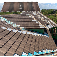 Solution de toiture en acier recyclable pour maison résidentielle, tôles en aluminium durables, tuiles de toiture revêtues de pierre