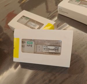 Transceptor HPE <span class=keywords><strong>Arub</strong></span> S2P30A 10G SFP+ SR, 850nm LC, Fibra Multimodo, 400m, OM4, Clase C, Módulo Óptico - Product Image 1