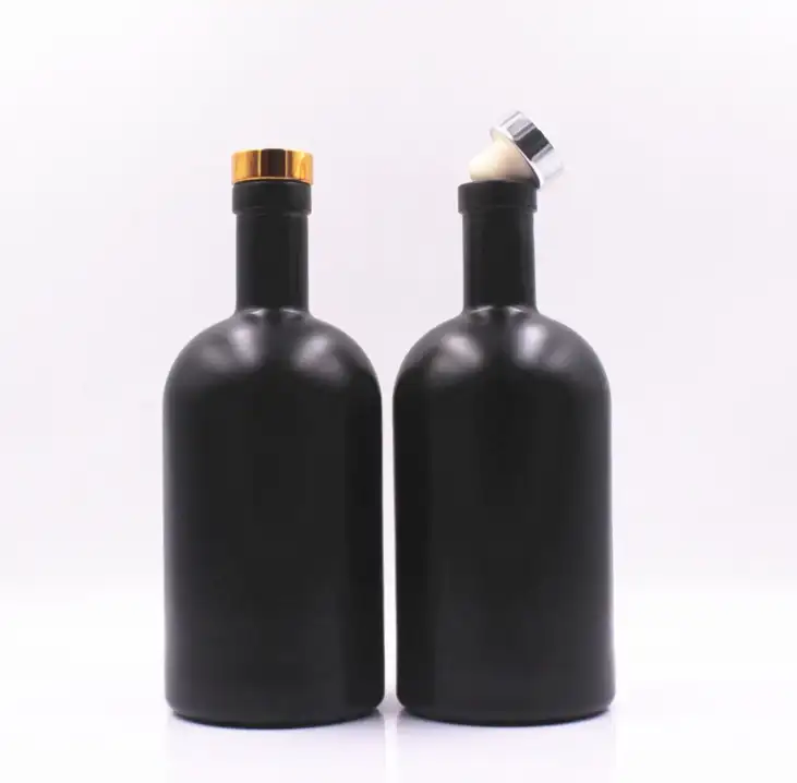 カスタムデザインマットブラックガラスウォッカボトル700ml 500ml 16オンスカットワインボトル