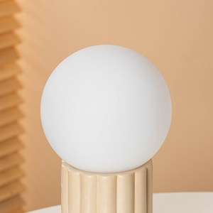 Đèn bàn gốm hiện đại với ngọc trắng tròn bóng thủy tinh tạo điểm nhấn cho giáng sinh trang trí chiếu sáng - Product Image 5