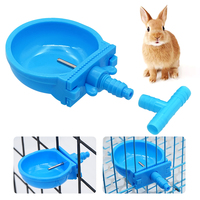 Abreuvoir à mamelon de lapin Offre Spéciale bols à boire de lapin automatiques bol à eau en plastique suspendu pour lapin