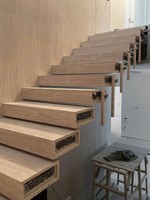 Escalier Flottant Moderne en Acier, Bois et Verre pour Villa – Garde-corps Intérieur Sûr et Durable