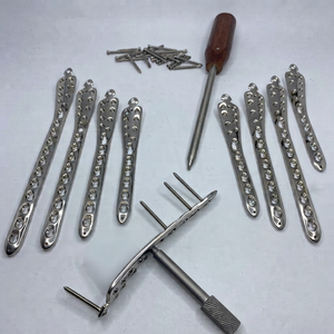 Placa de bloqueo de tibia distal 3,5mm (5H a 12H) con tornillos de bloqueo (juego de 120 piezas) Implante ortopédico veterinario de acero inoxidable 316L - Product Image 1