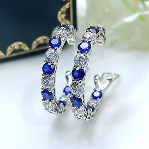 Orecchini a Cerchio in Argento 925 Blu con Gemma Verde Taglio Brillante Rotondo e Montatura a Griffe per Donna, Gioielli da Festa - Product Image 5