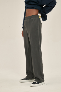 Meilleure Vente Pantalon de Sport <span class=keywords><strong>Homme</strong></span> avec Logo Personnalisé Imprimé Pantalon de <span class=keywords><strong>Jogging</strong></span> Décontracté Neutre légèrement Évasé Droit en Molleton Gris Style <span class=keywords><strong>Streetwear</strong></span> - Product Image 5