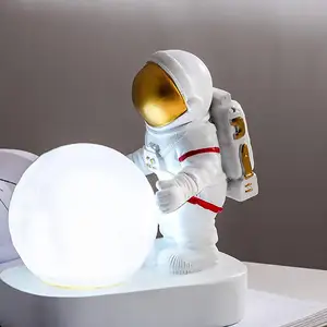 3D Spaceman ay lambası astronot Led masa lambası astronot güzel sanat reçine ev dekorasyon astronot ay lambası ay gece lambası