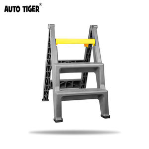 Tabouret de nettoyage pliable en plastique à trois niveaux <span class=keywords><strong>AUTO</strong></span> TIGER, adapté au nettoyage domestique et au <span class=keywords><strong>detailing</strong></span> automobile. - Product Image 1