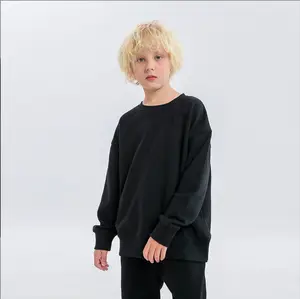 Детский пуловер с круглым вырезом