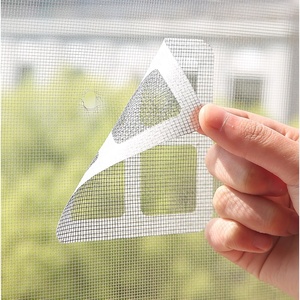 Parche de reparación de fibra de vidrio para pantalla de verano de 10 piezas, pegatina de malla autoadhesiva para puerta y ventana, parches de red, 2 bolsas - Product Image 1